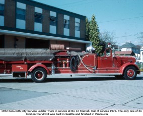 1952_Kenworth_City_Service_Truck_at_No_9_c1973
